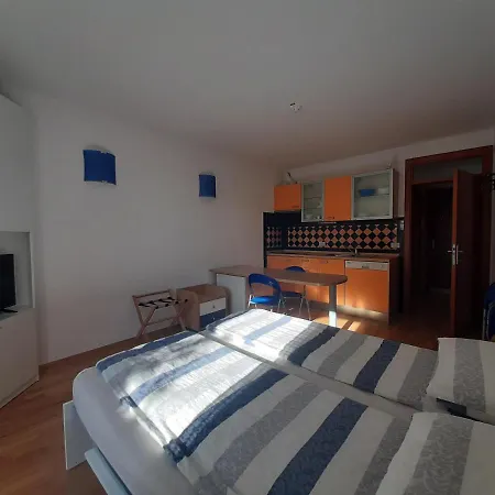 Apartment Maya
